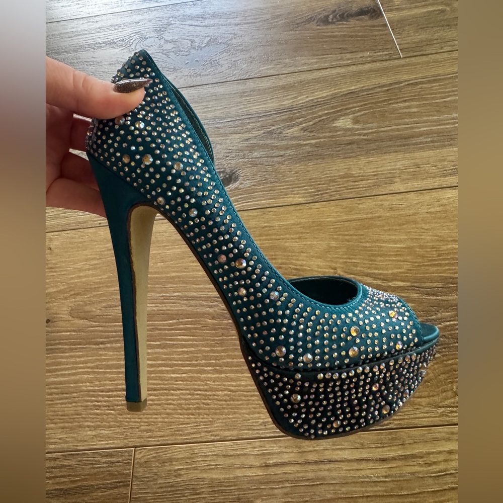 💎 Bakers Teal Studded Platform Heels 💎